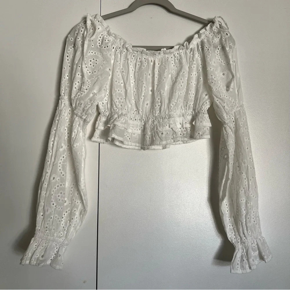 Altar’d State White Eyelet Crop Long Sleeve Top With Bows size small